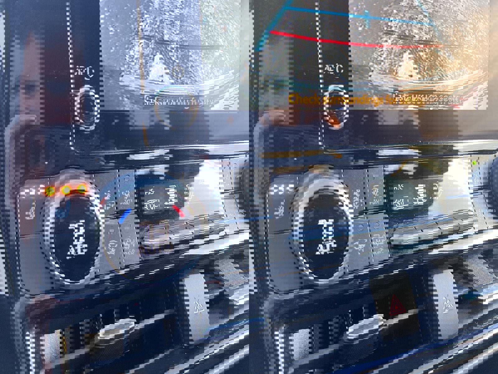 Certified 2023 Toyota Highlander XLE image 14