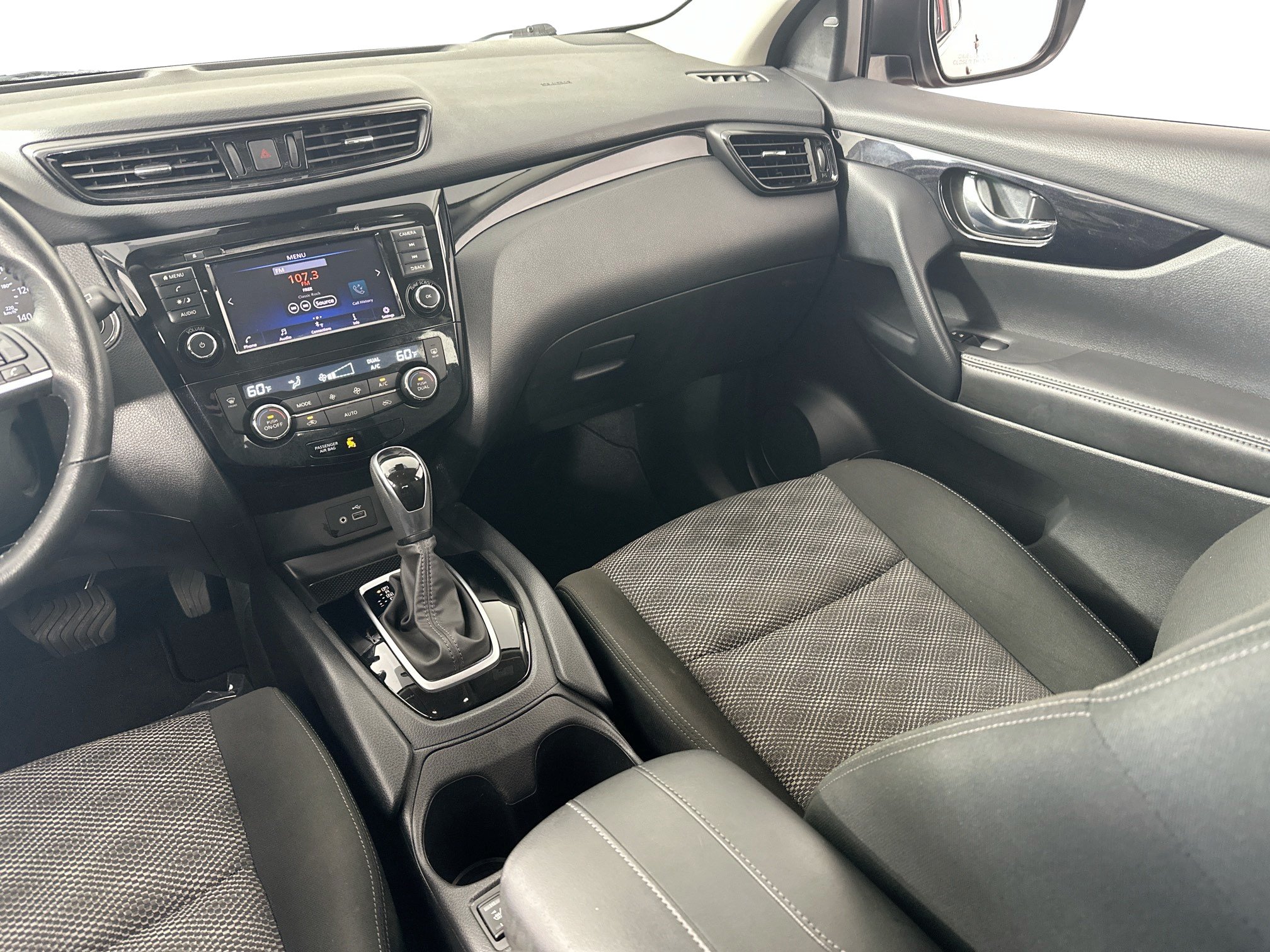 Used 2022 Nissan Rogue Sport SV FWD image 22