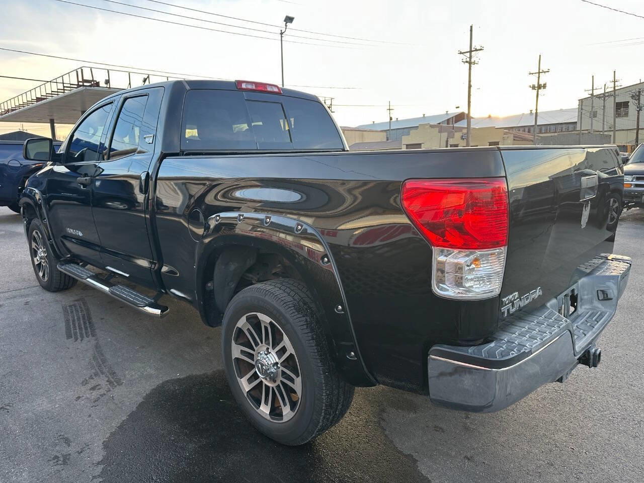 Used 2013 Toyota Tundra Grade 4x2 4dr Double Cab Picku image 7