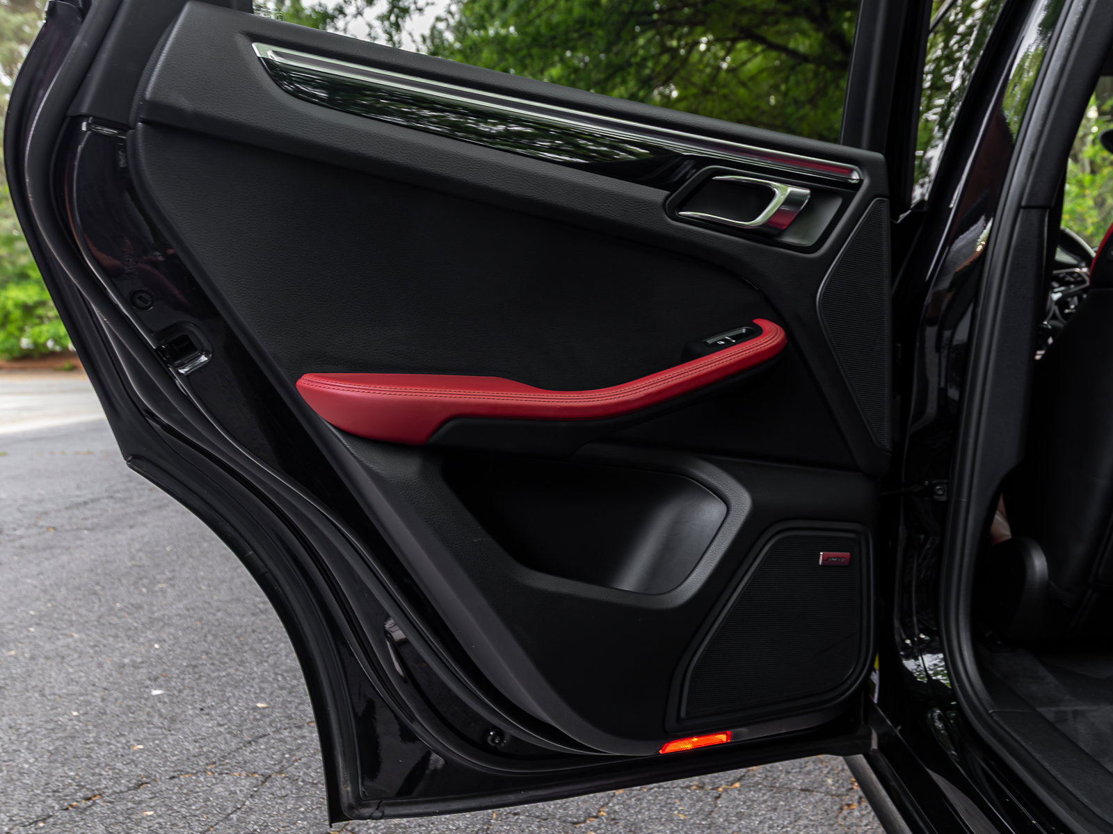 Used 2017 Porsche Macan GTS AWD/4WD image 33