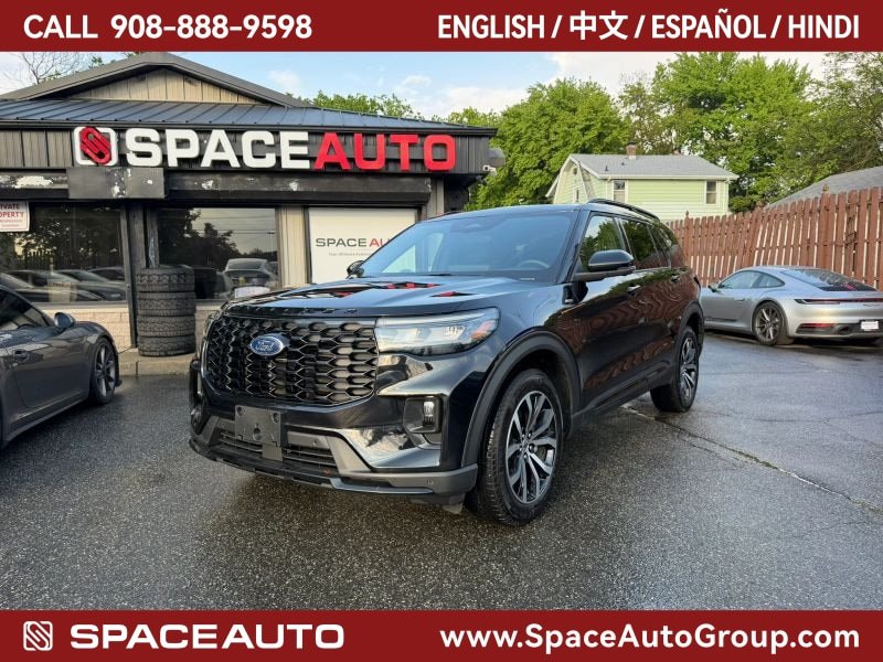 Used 2025 Ford Explorer ST-Line AWD/4WD image 1