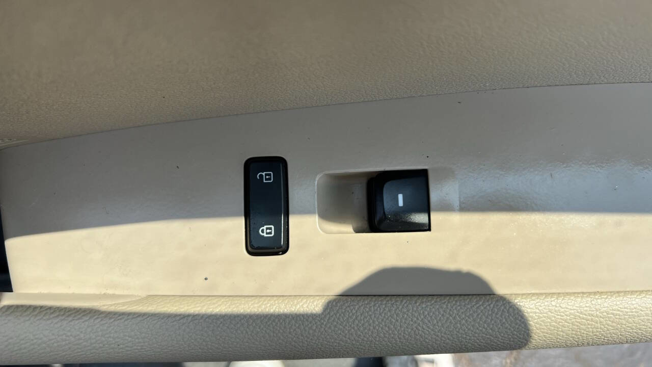 Used 2015 Hyundai Sonata SE FWD image 16