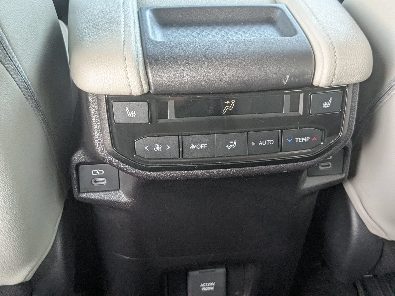 Used 2024 Toyota Grand Highlander AWD Hybrid image 32