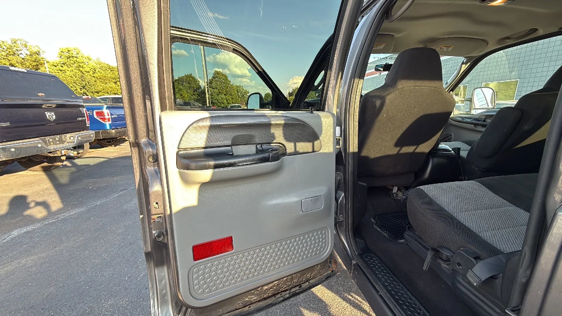 Used 2004 Ford F250 XLT image 11