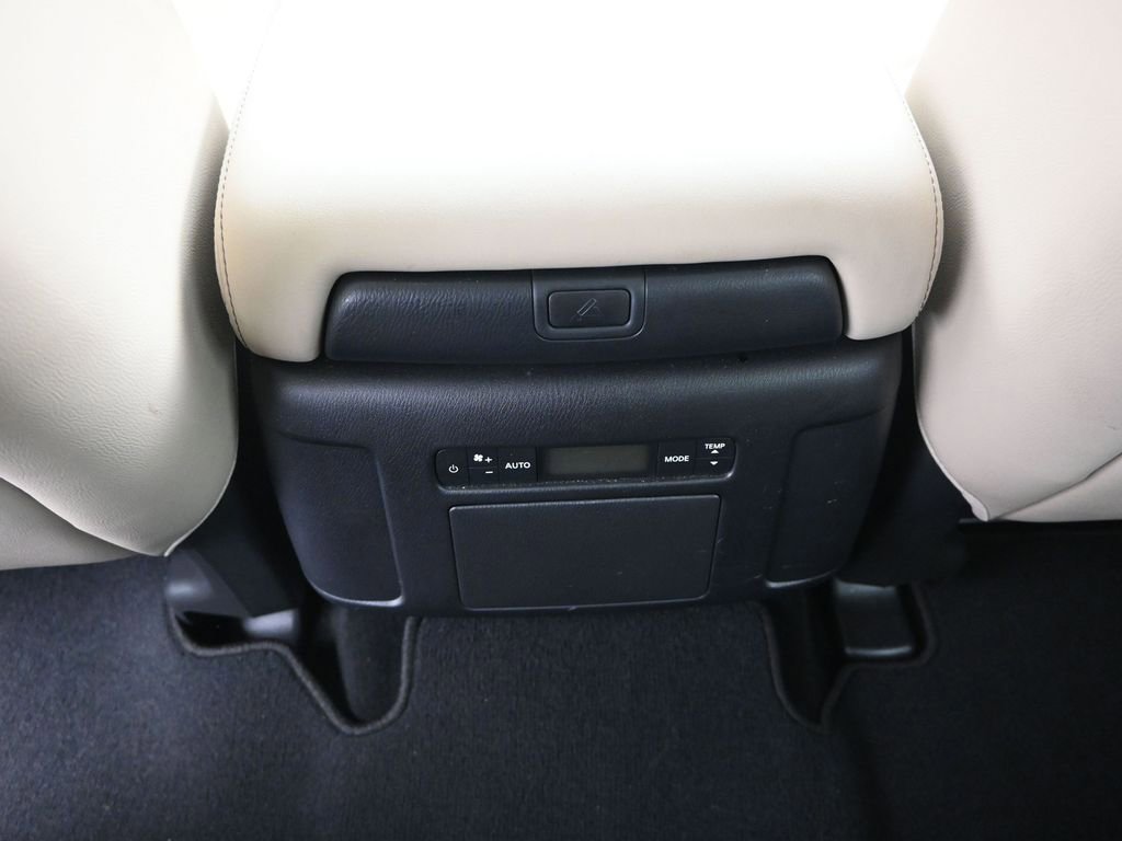 Used 2024 Nissan Armada SL w/ Captain's Chairs Package RWD image 19