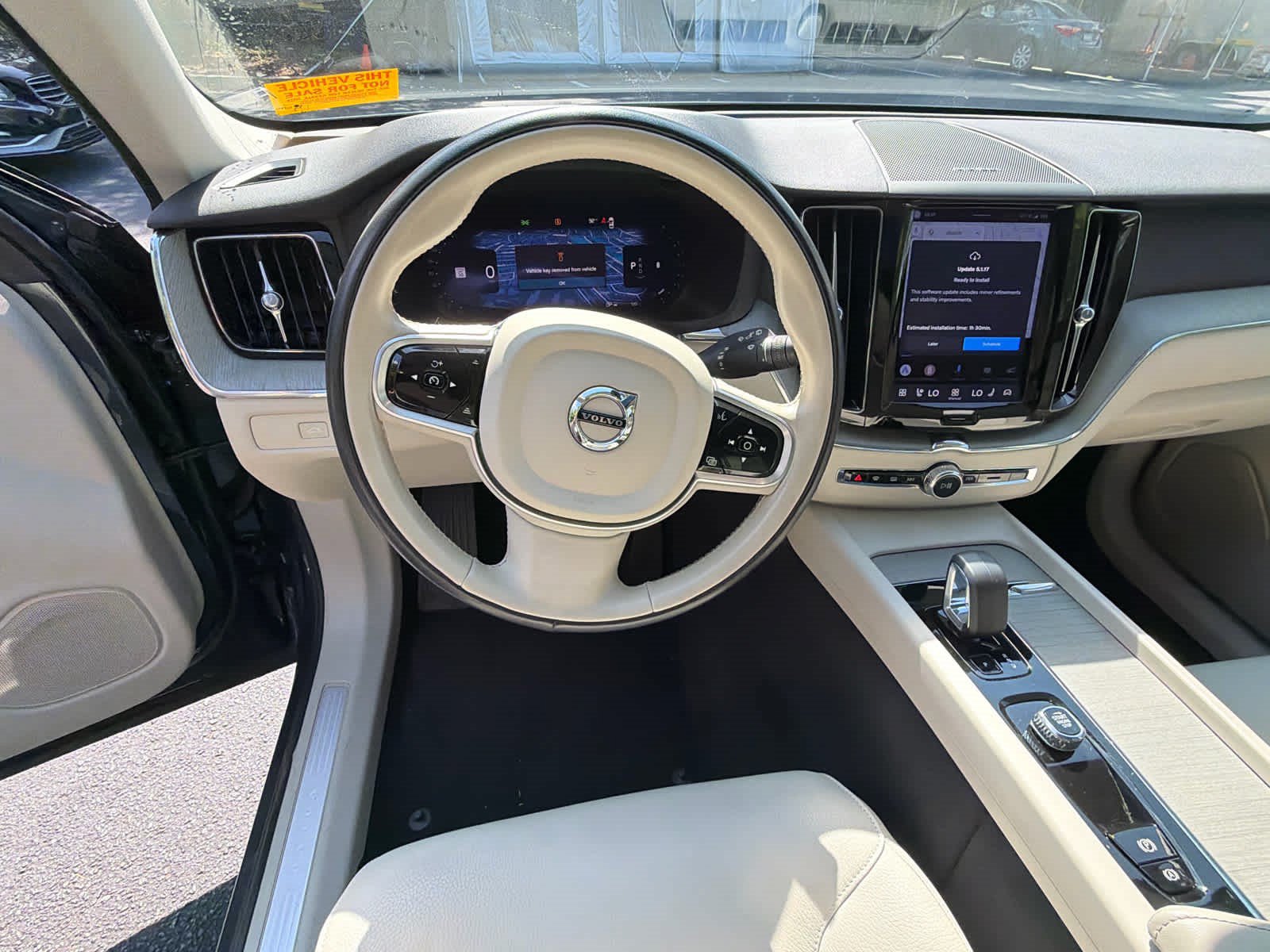 Used 2024 Volvo XC60 B5 Plus w/ Protection Package Premier AWD/4WD image 27