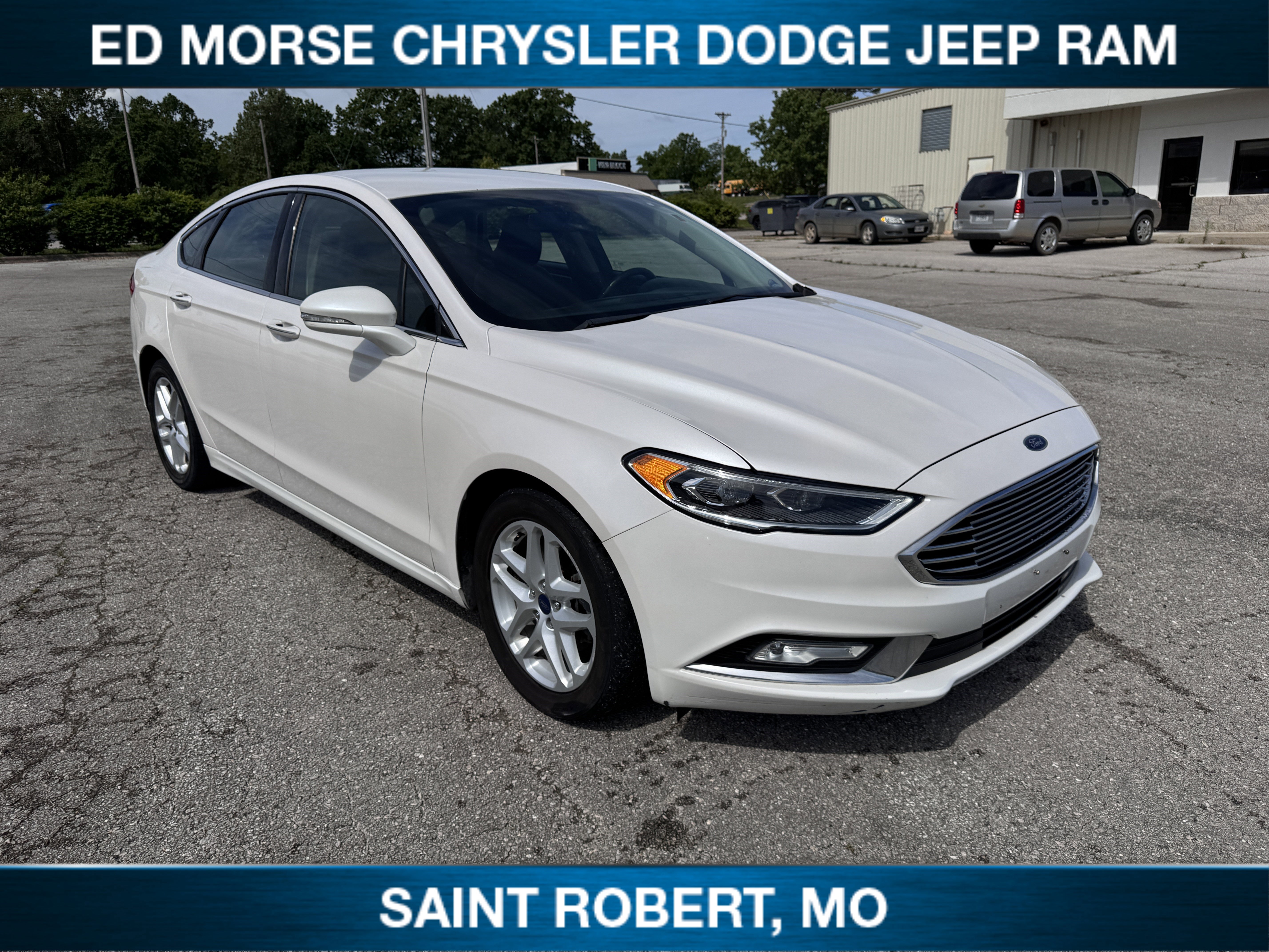 Used 2017 Ford Fusion SE w/ Fusion SE Technology Package FWD image 1