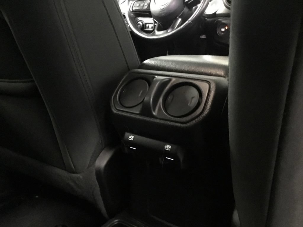 Used 2022 Jeep Wrangler Unlimited Sport AWD/4WD image 22