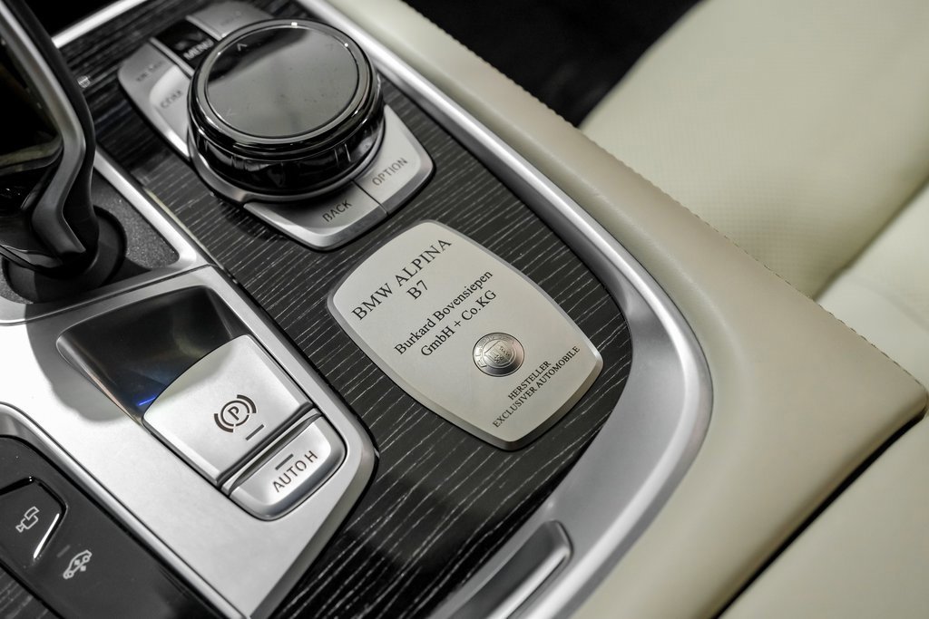 Used 2021 BMW ALPINA B7 xDrive image 26