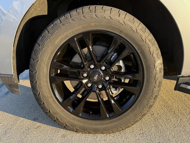 Used 2023 Ford Expedition XLT AWD/4WD image 10