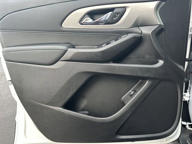 Used 2023 Chevrolet Traverse LT image 23