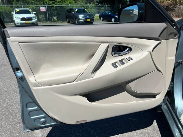 Used 2010 Toyota Camry LE FWD image 16