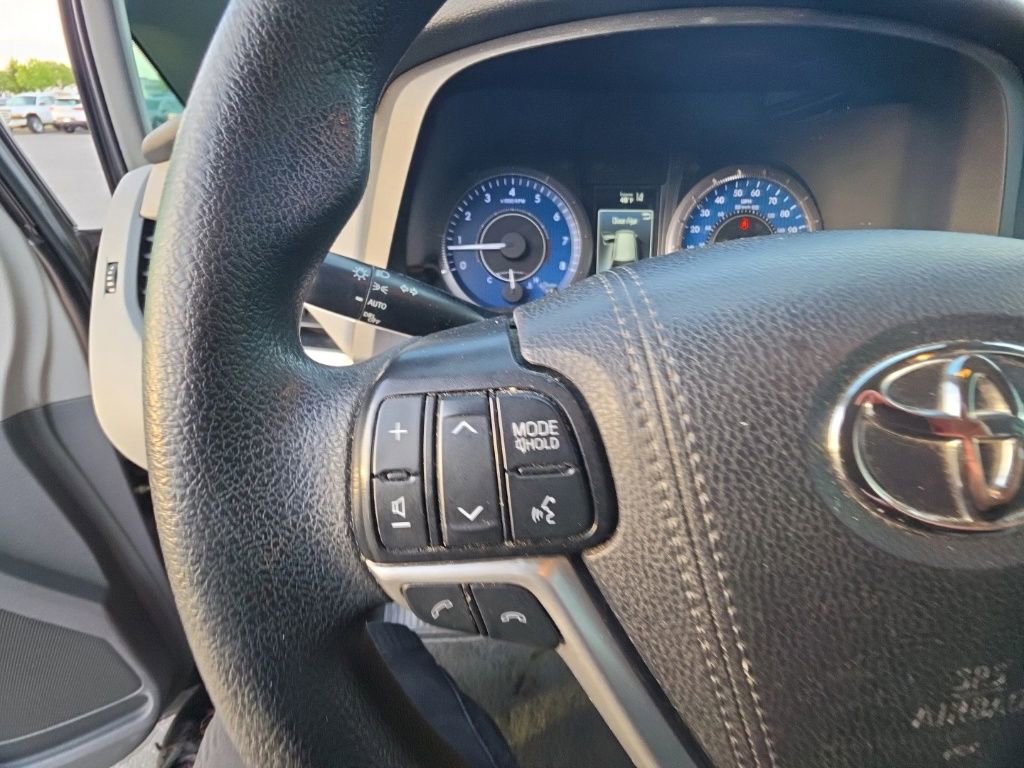 Used 2019 Toyota Sienna LE FWD image 15