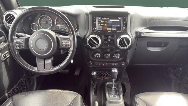 Used 2017 Jeep Wrangler Unlimited Sahara w/ Connectivity Group AWD/4WD image 19