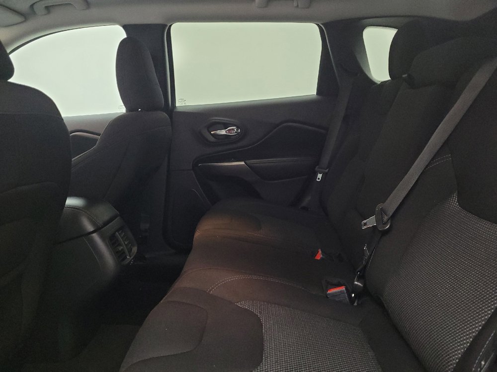 Used 2020 Jeep Cherokee Latitude image 18