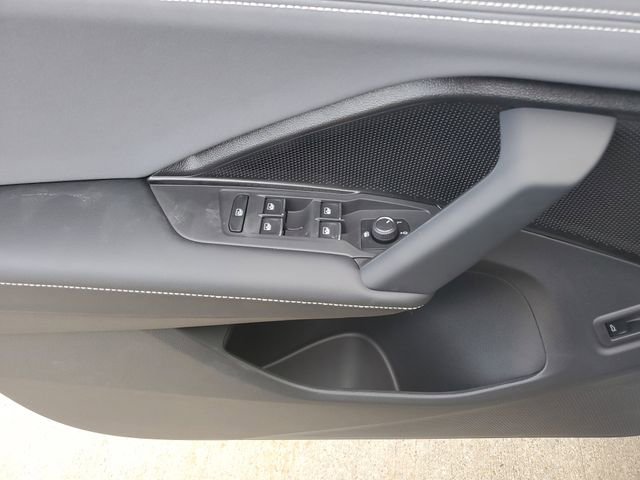 New 2026 Volkswagen Tiguan SE R-Line image 20