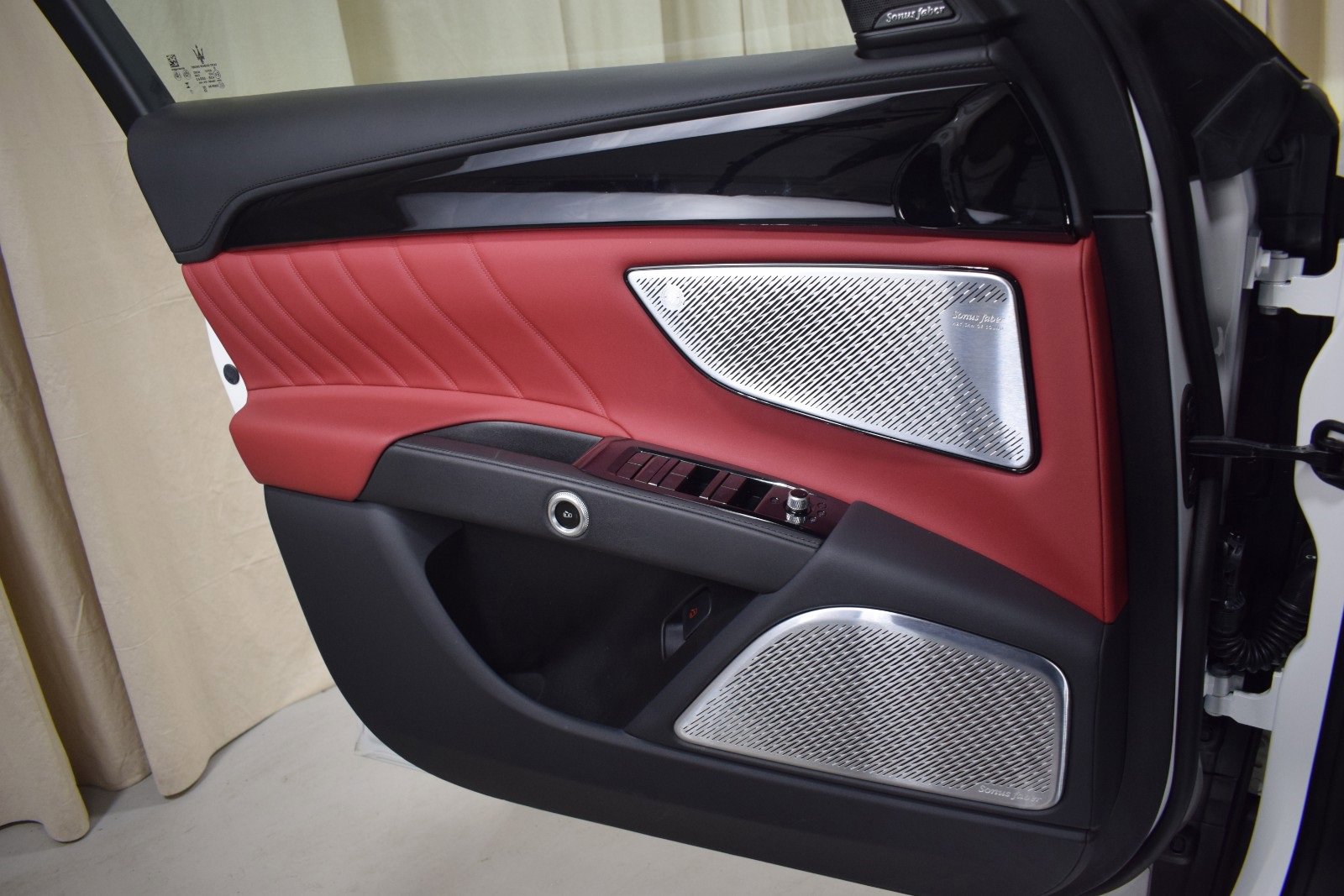 Used 2024 Maserati Grecale Trofeo image 36