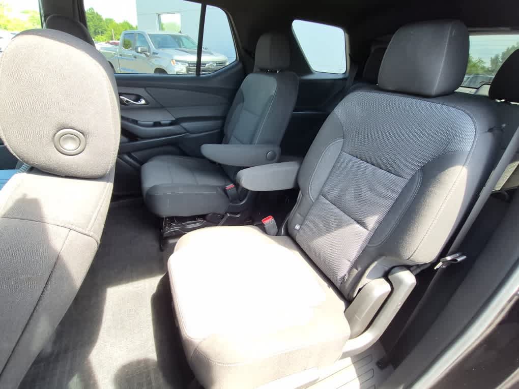 Used 2023 Chevrolet Traverse LT FWD image 8