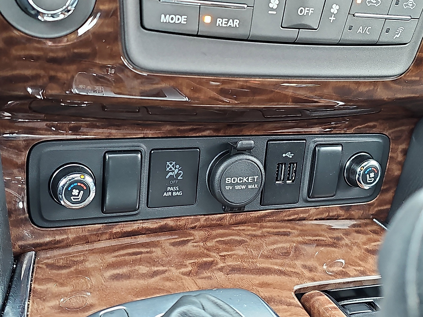 Used 2018 Nissan Armada Platinum w/ Captain Seat Package image 29