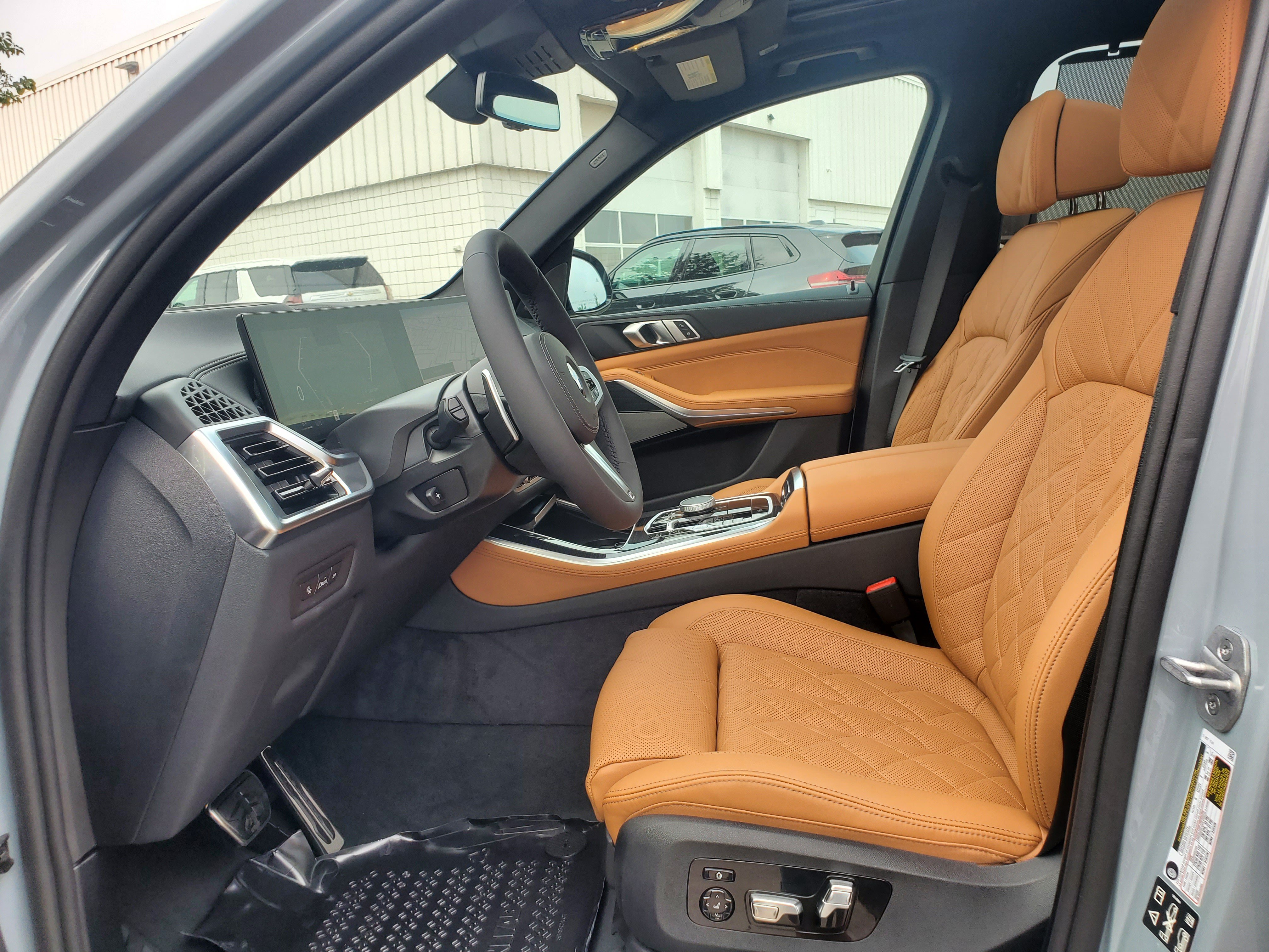 New 2026 BMW X5 xDrive40i w/ M Sport Package AWD/4WD image 9