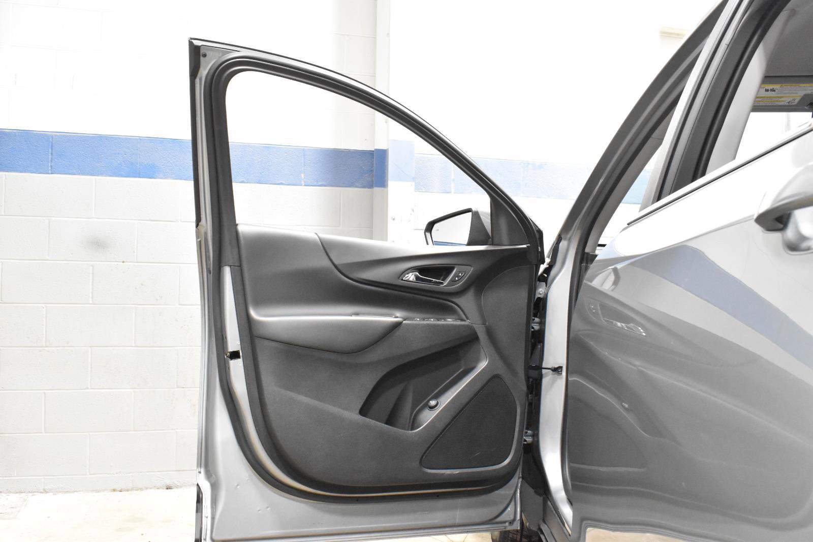 Used 2023 Chevrolet Equinox LT image 10