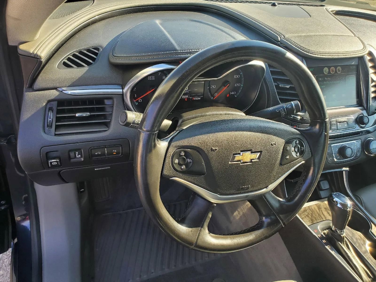 Used 2015 Chevrolet Impala LT w/ Convenience Package image 11