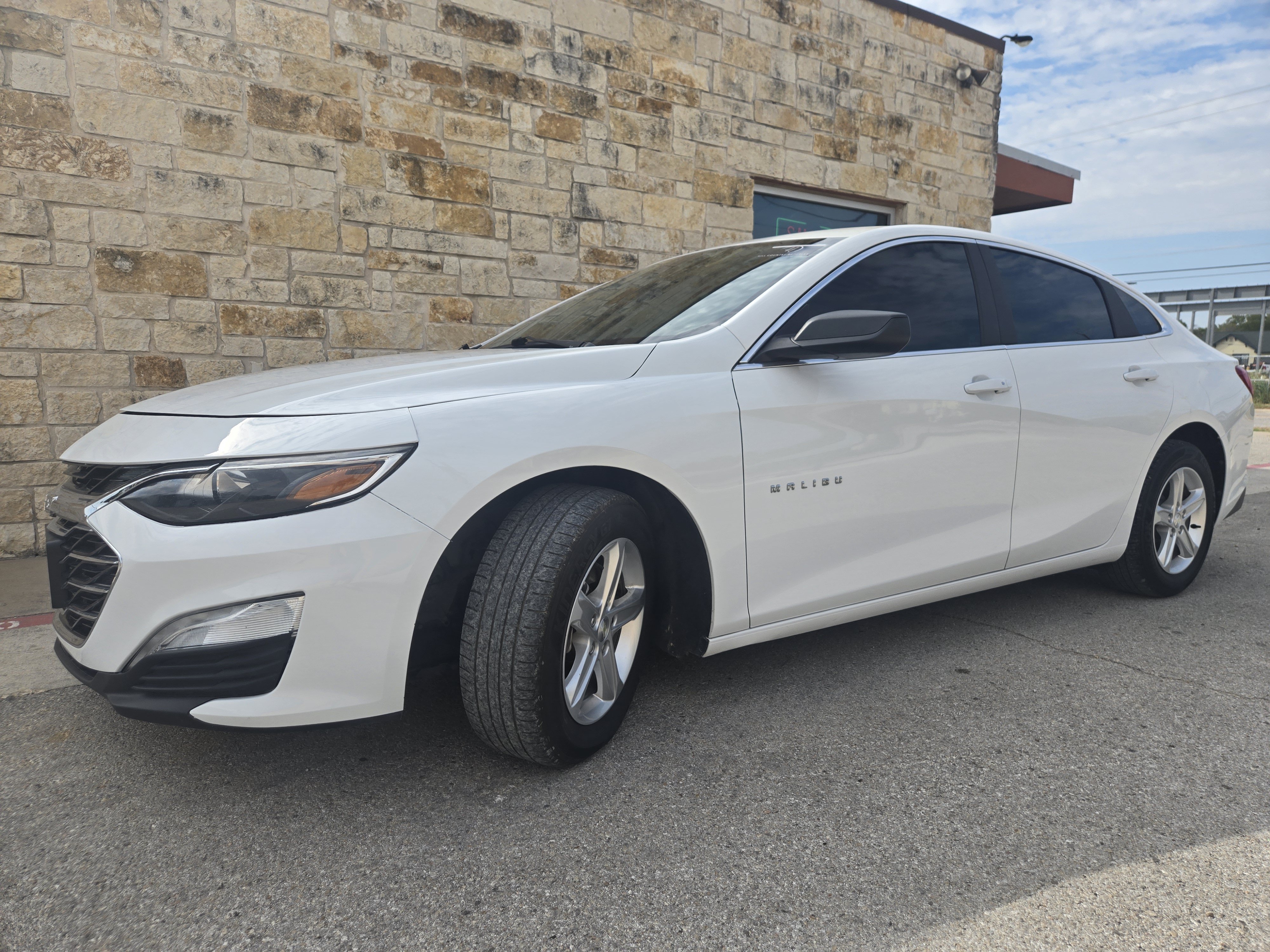 Used 2020 Chevrolet Malibu LS FWD image 2