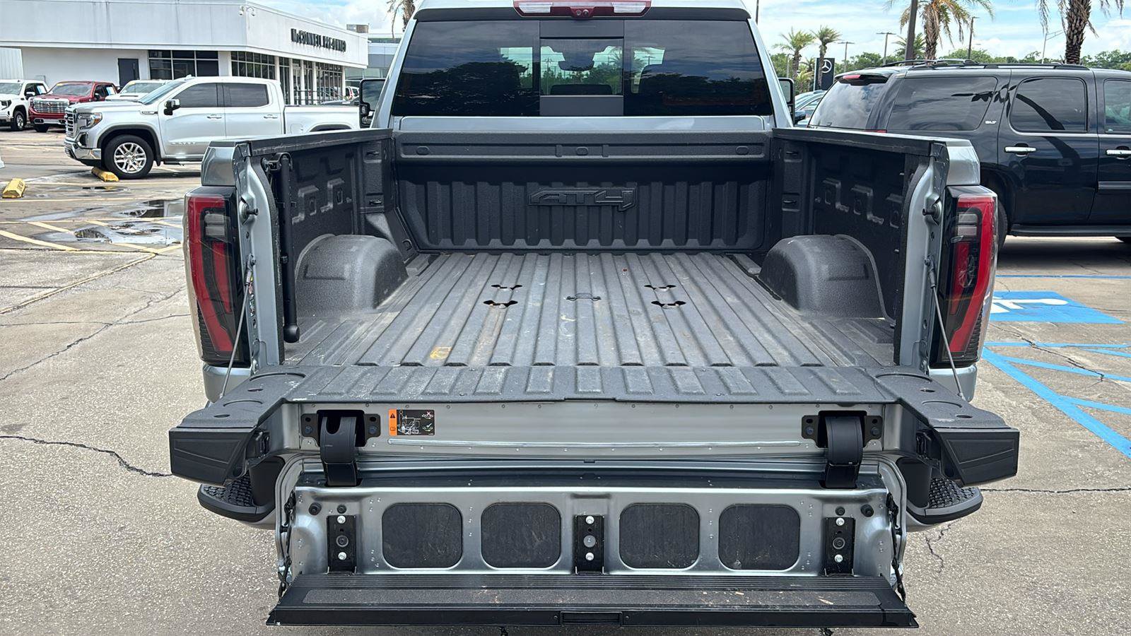 Certified 2024 GMC Sierra 2500 AT4 w/ AT4 Premium Plus Package AWD/4WD image 7