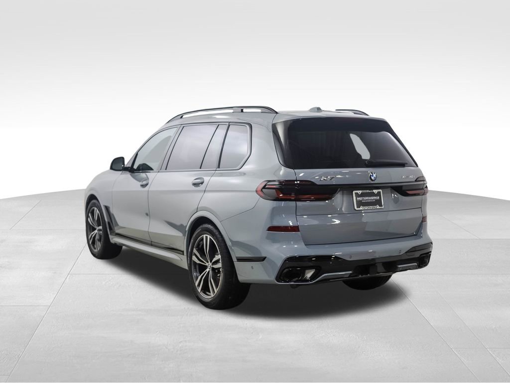 New 2026 BMW X7 xDrive40i image 3