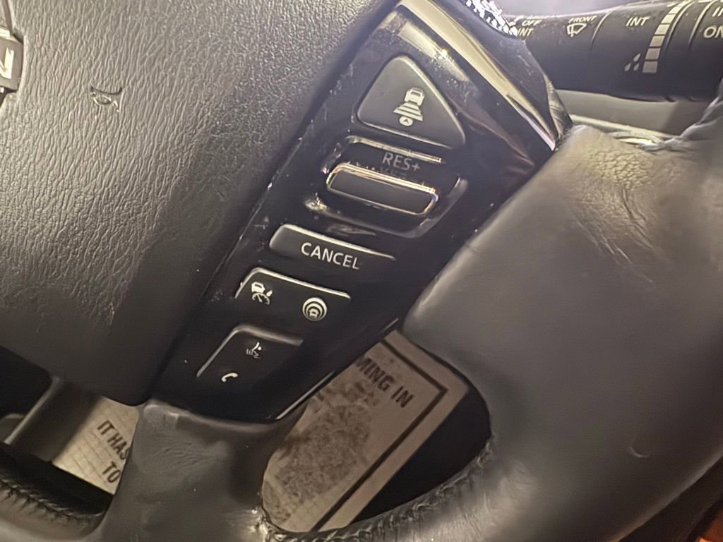 Used 2024 Nissan Armada SL w/ Captain's Chairs Package image 31