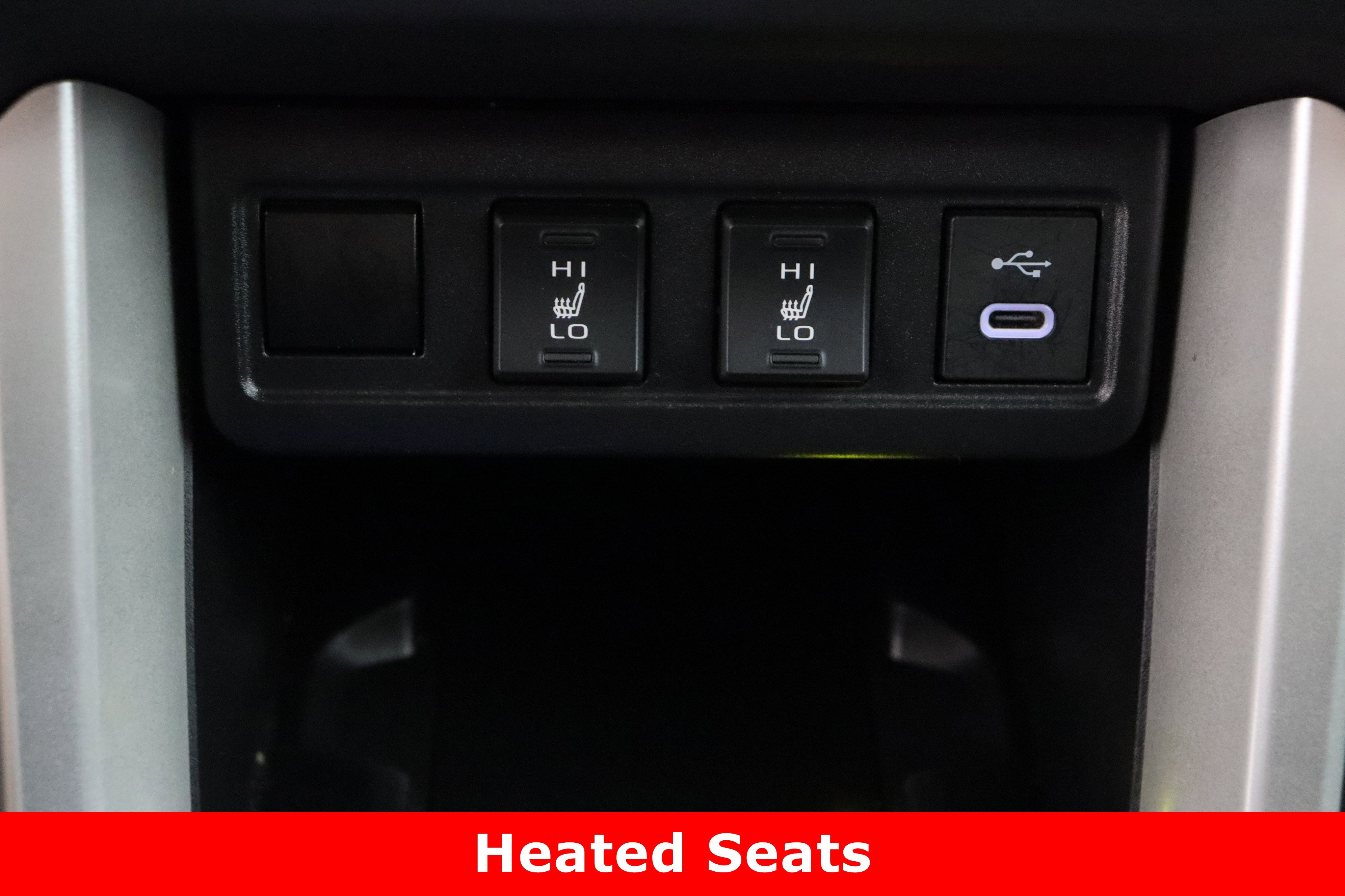 Used 2025 Toyota Corolla Cross XLE image 22