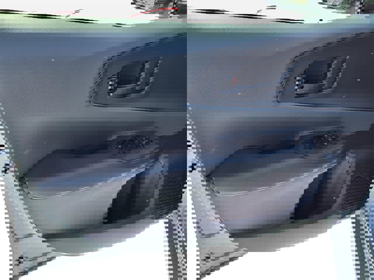 Used 2025 Toyota Prius LE image 13