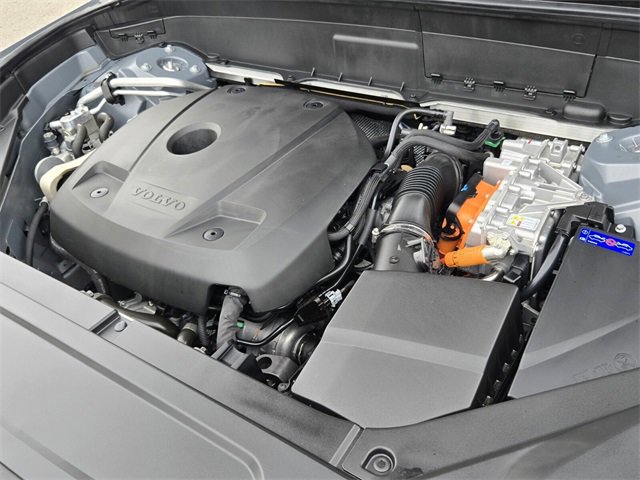 Used 2023 Volvo XC90 T8 Ultimate w/ Lounge Package image 19