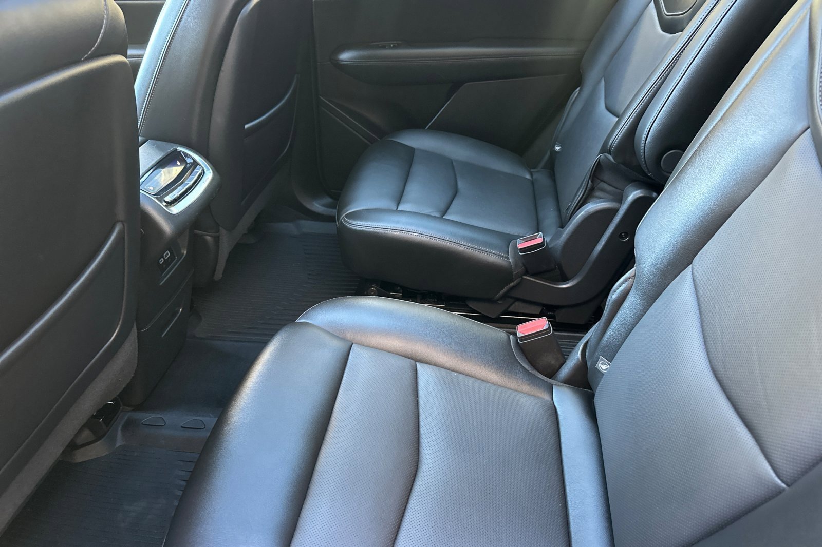 Used 2024 Cadillac XT6 Premium Luxury image 14