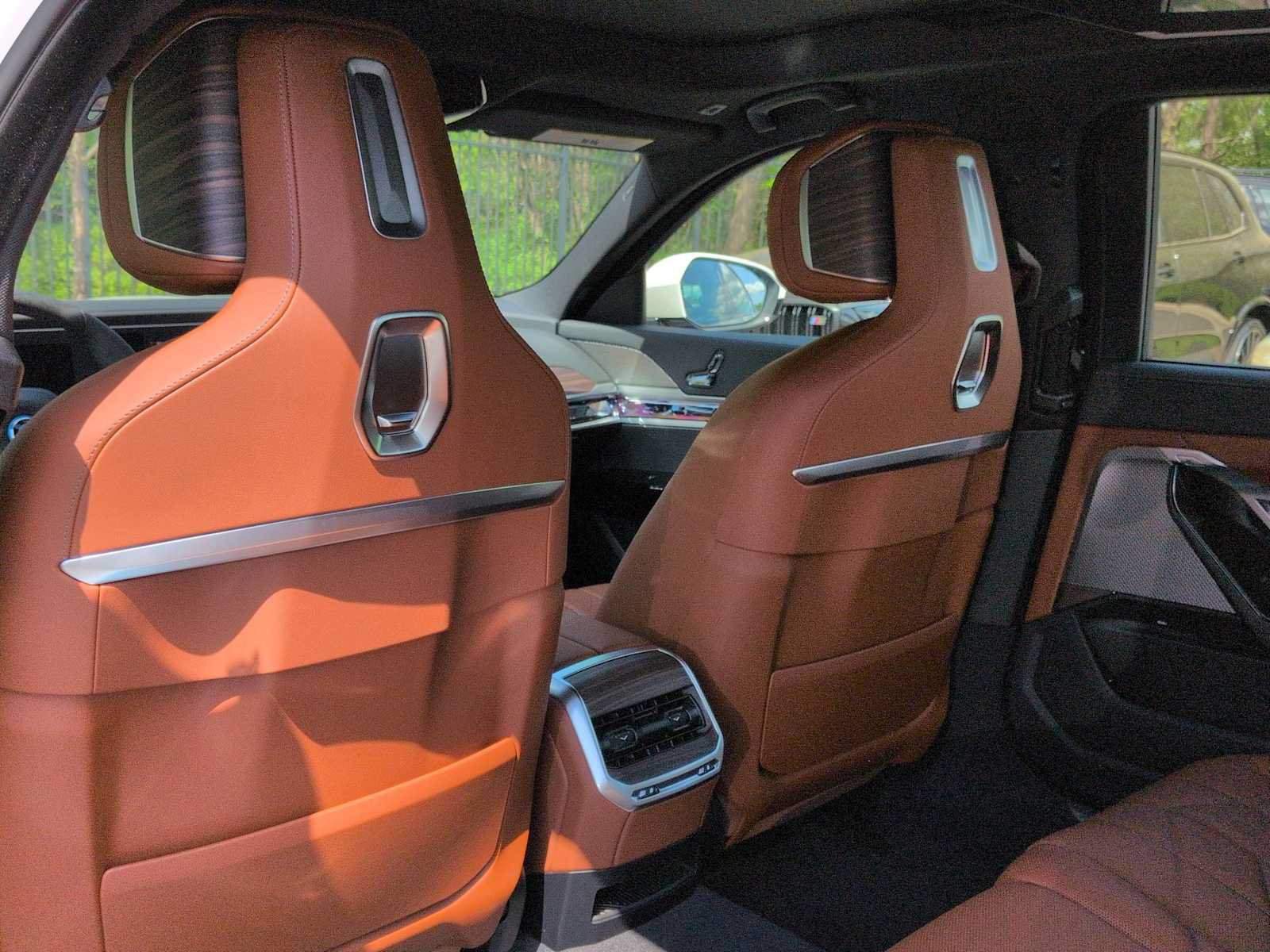 New 2026 BMW i7 xDrive60 w/ Executive Package AWD/4WD image 19