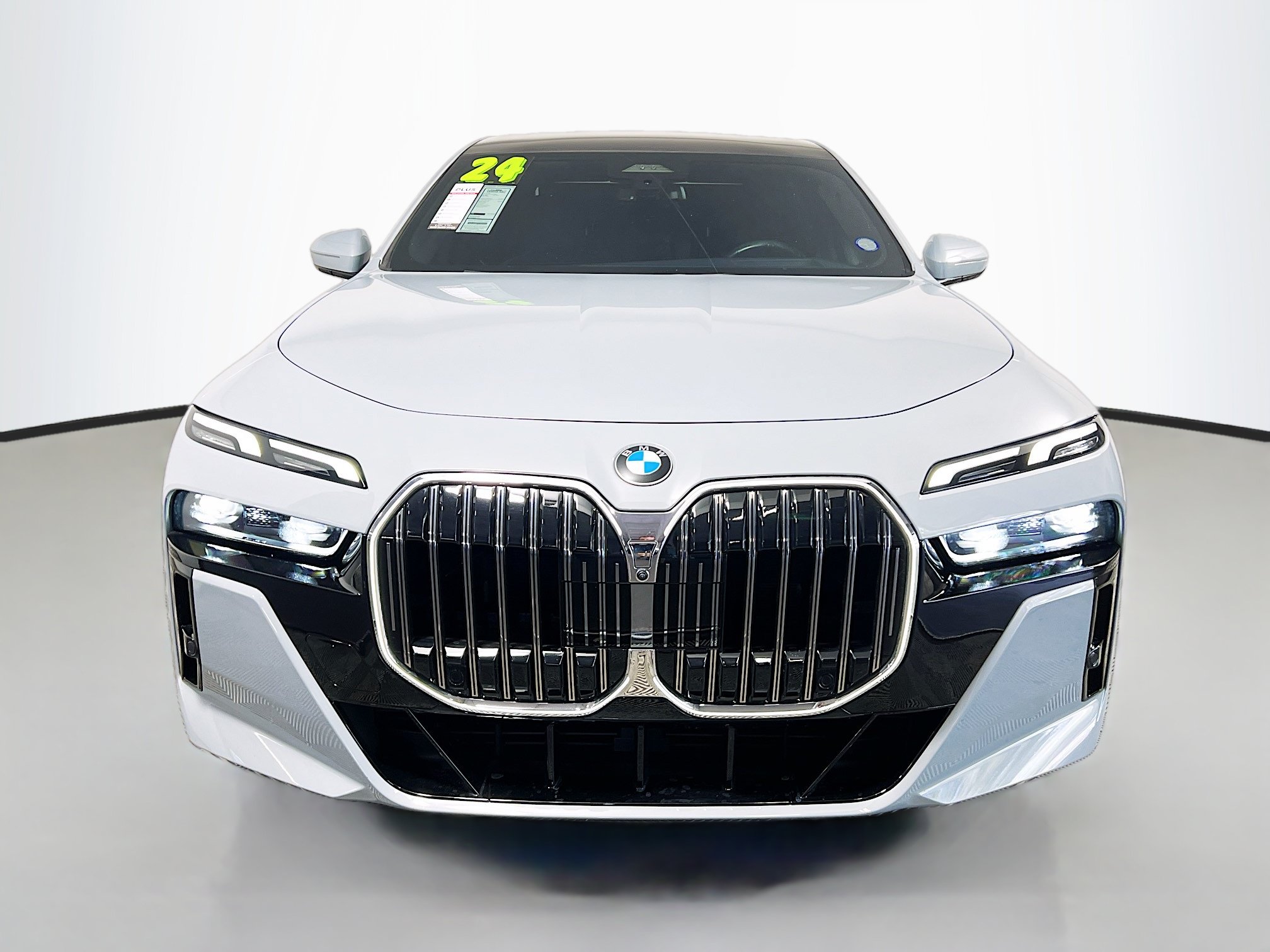 Used 2024 BMW 740i RWD image 11
