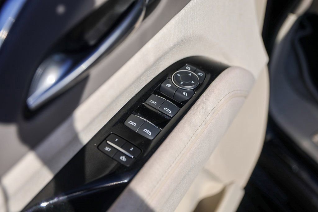 Certified 2024 Cadillac Escalade Premium Luxury Platinum w/ Heavy-Duty Trailer Package image 23