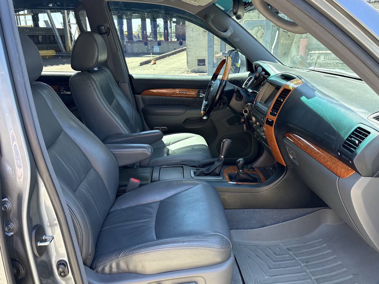 Used 2005 Lexus GX 470 AWD/4WD image 12