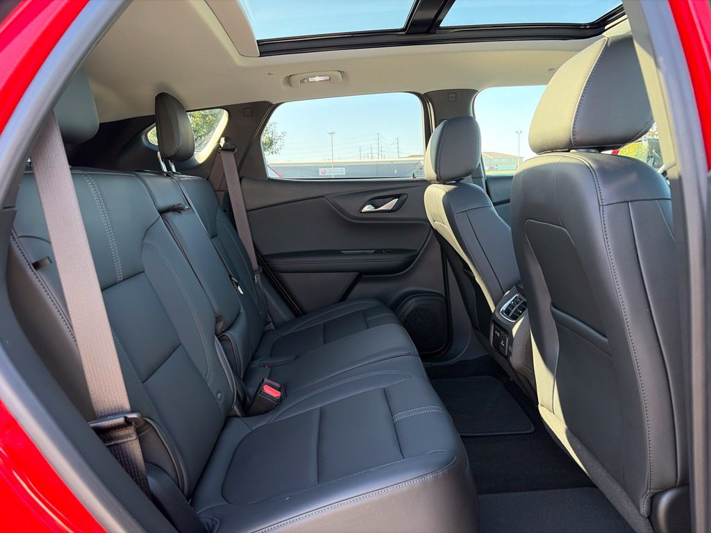 Used 2021 Chevrolet Blazer LT w/ Sound & Technology Package FWD image 34