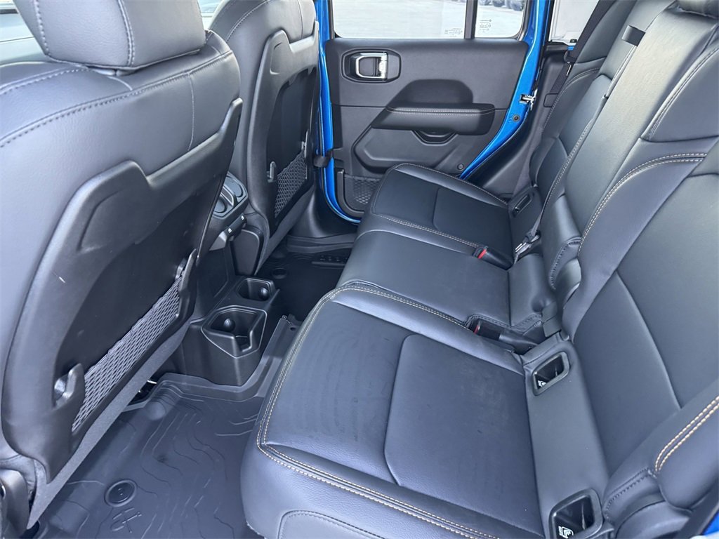 New 2025 Jeep Gladiator Sport image 11