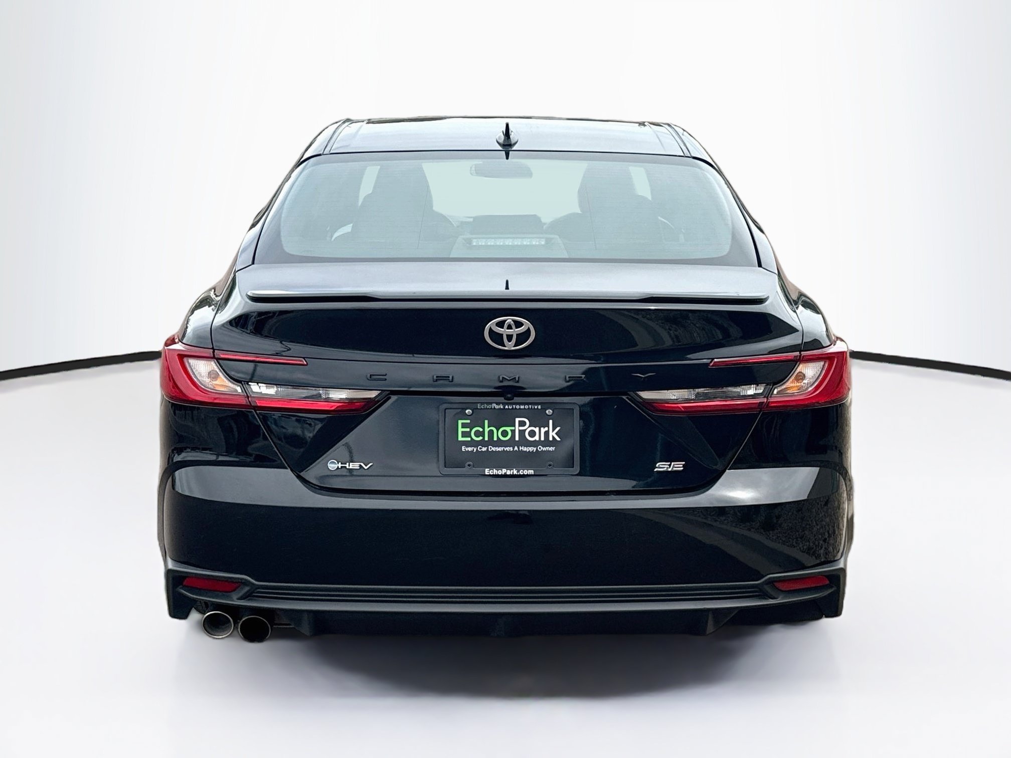 Used 2025 Toyota Camry SE FWD image 7