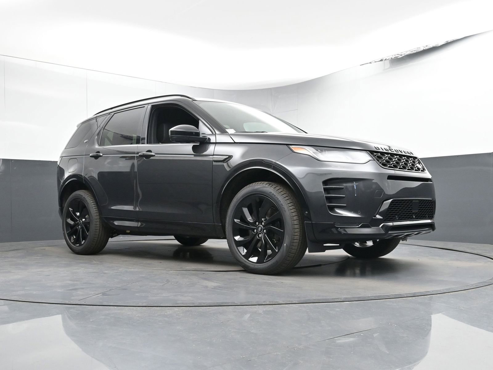 New 2025 Land Rover Discovery Sport Dynamic SE image 27