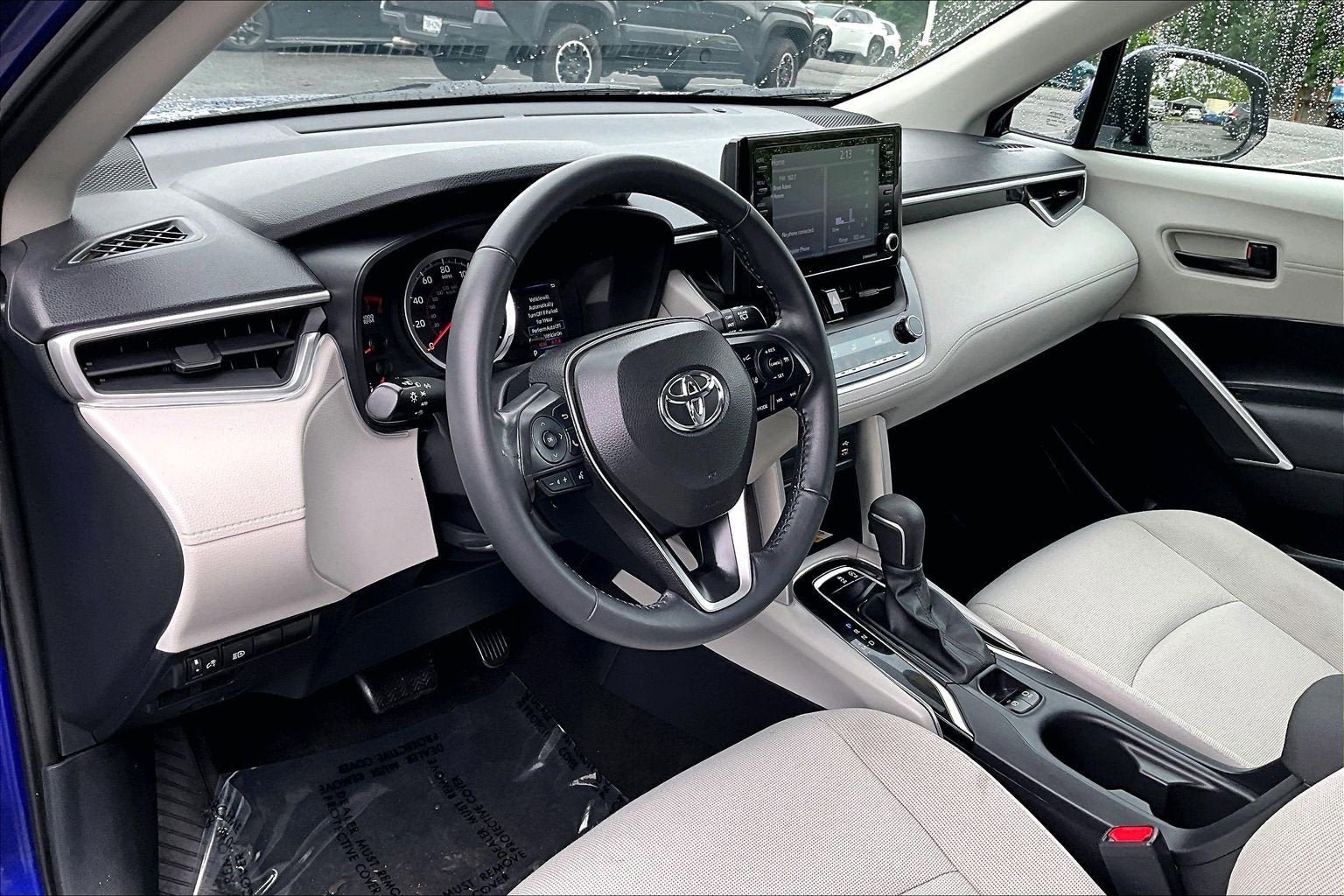 Used 2022 Toyota Corolla Cross LE w/ Moonroof Package AWD/4WD image 13