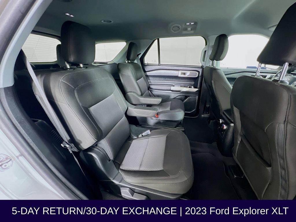 Used 2023 Ford Explorer XLT image 32