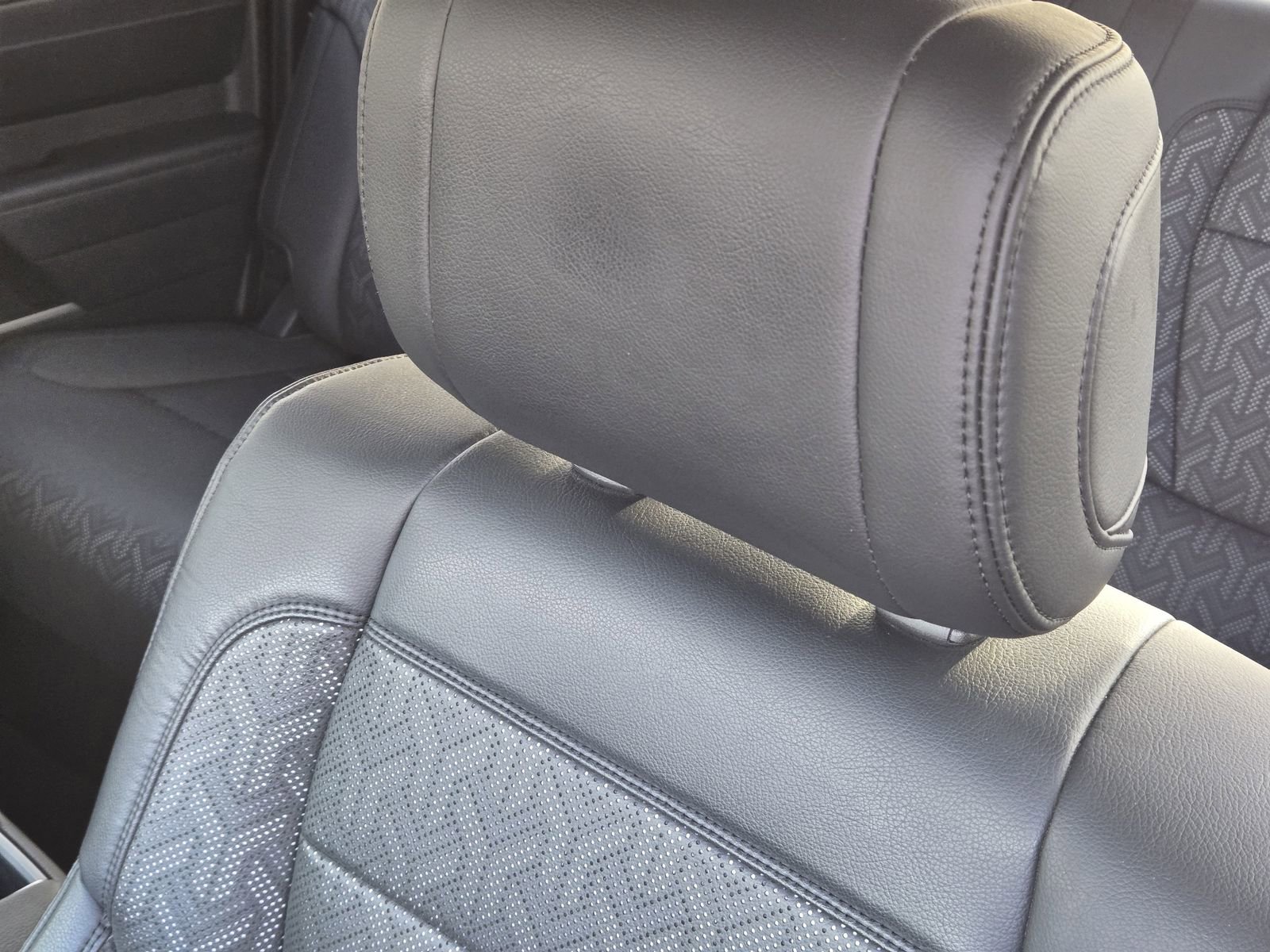 Used 2022 Toyota Tundra Limited image 18