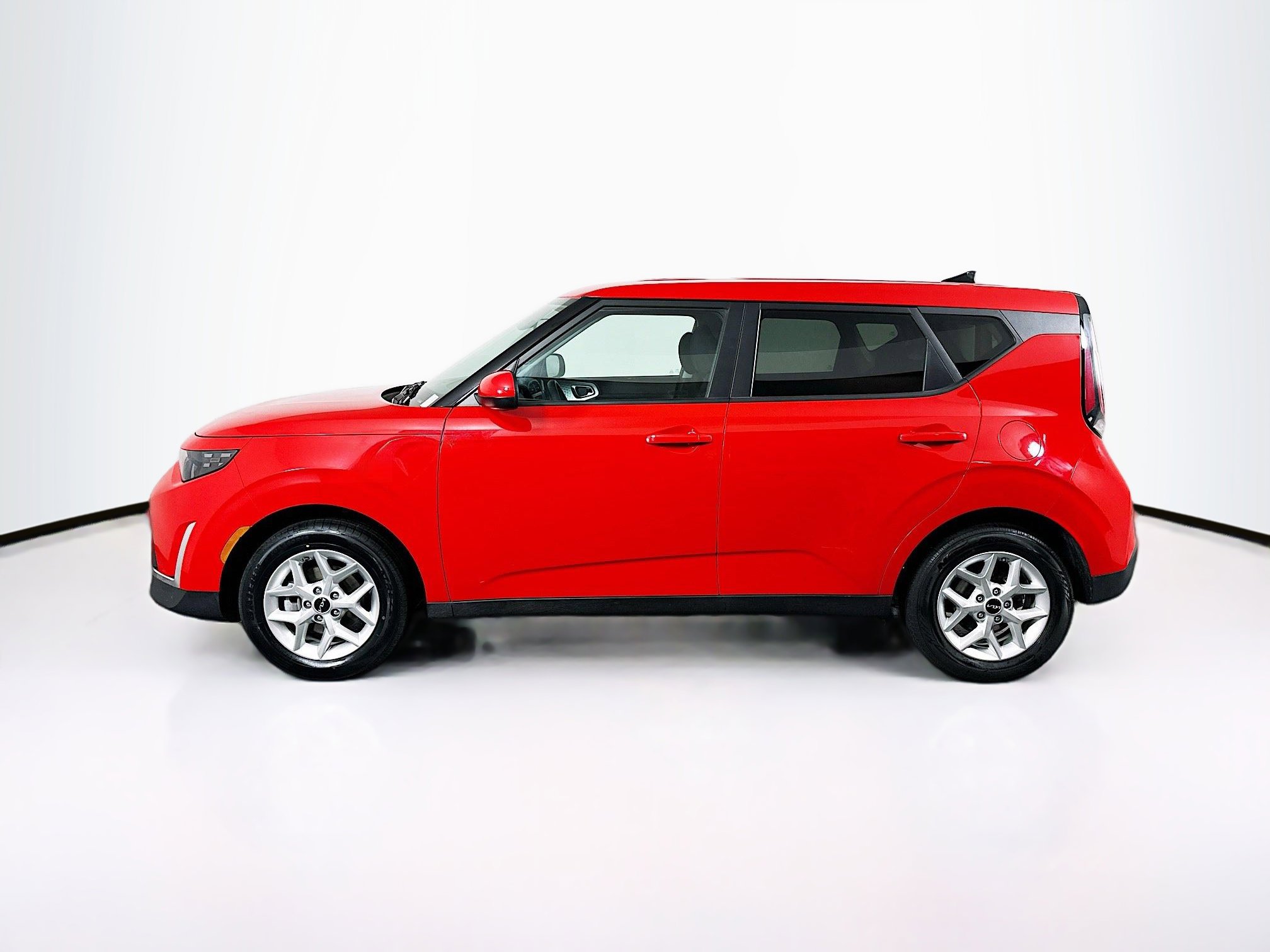 Used 2024 Kia Soul LX w/ Option Group 015 image 4