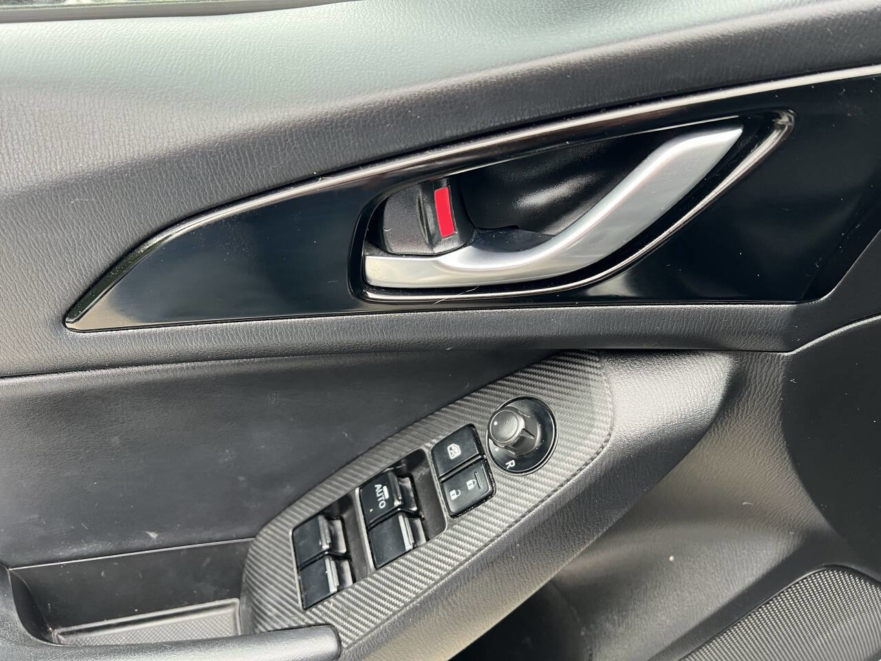 Used 2016 MAZDA MAZDA3 s Touring FWD image 27