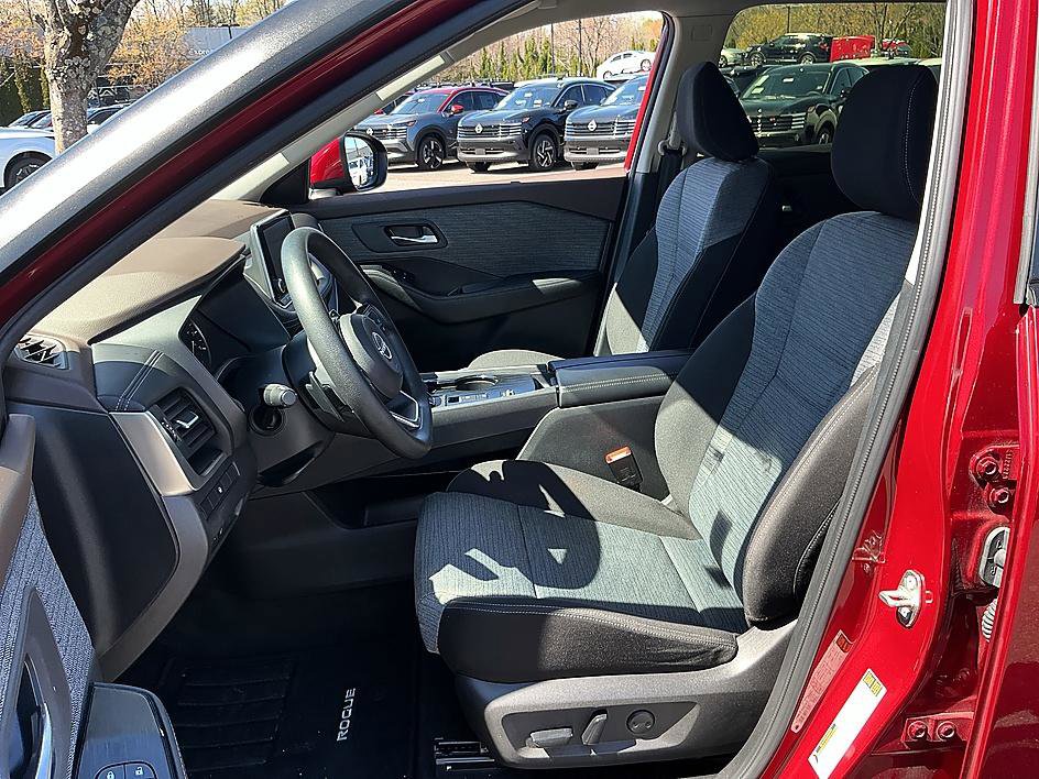 Certified 2023 Nissan Rogue SV image 12