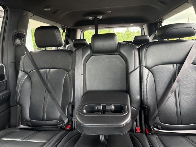 Used 2024 Jeep Wagoneer L Base image 14