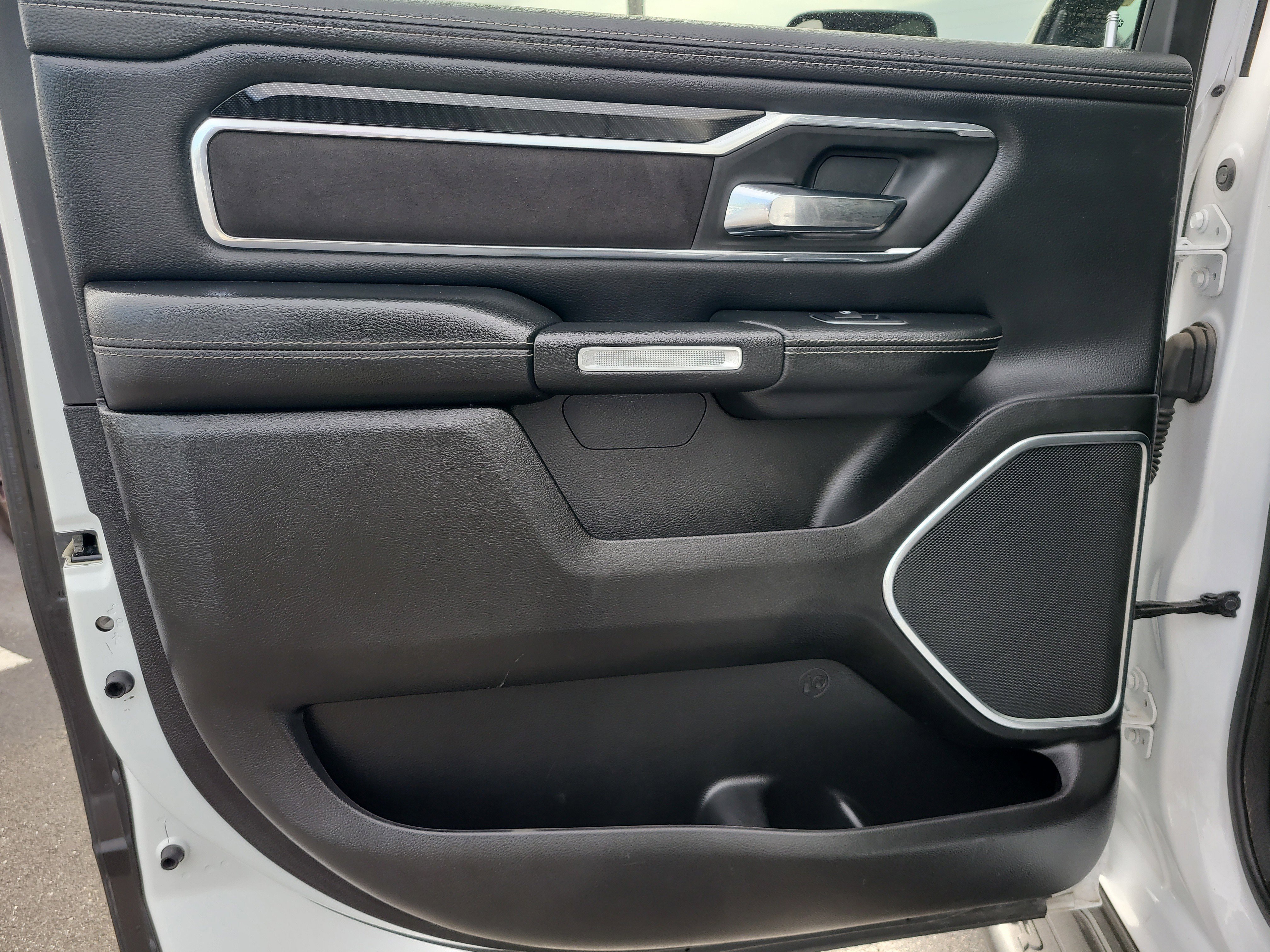 Used 2022 RAM 1500 Laramie image 11